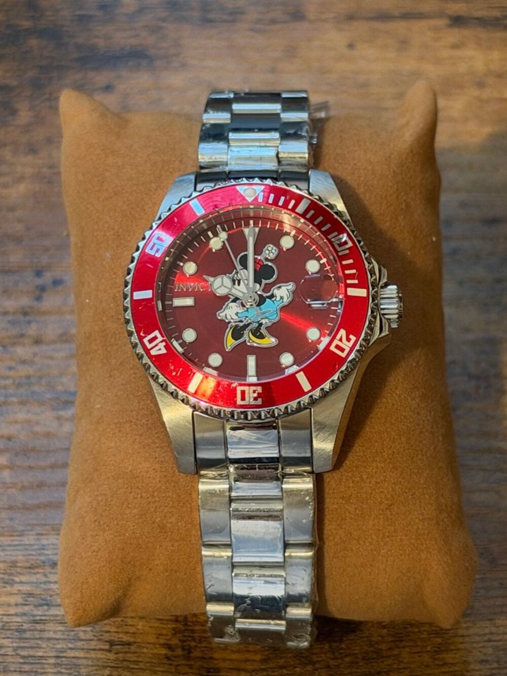 Invicta Disney Limited Edition Minnie Mouse 25801 Red Dial Bracelet 35mm 100M